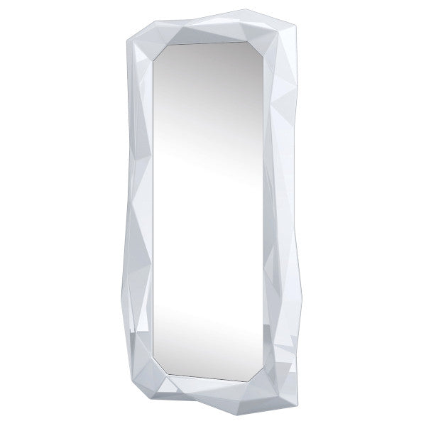 Lo Specchio SOLITARIE LIGHT Ceriotti ha una spigolosità simile a un diamante nel telaio e porta l'eleganza nel salone completo di luci LED
