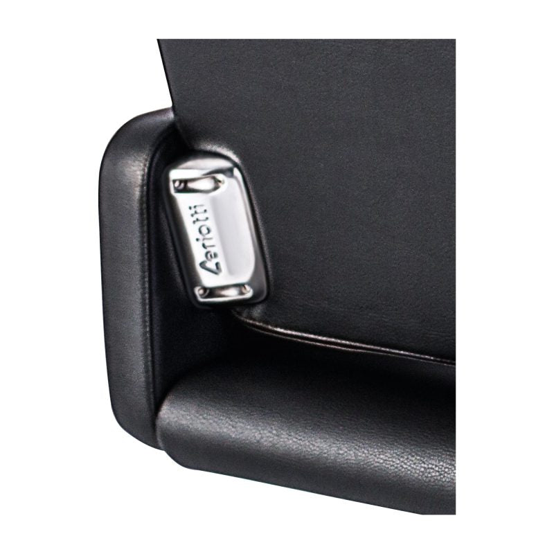 Poltrona per parrucchieri Ceriotti Class per il parrucchiere tradizionale che ricerca uno stile semplice e elegante. Alta qualità made in Italy.