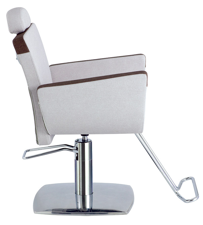 Poltrona Make up Ceriotti Gaia recliner in poliuretano schiumato con inserti in legno. Rivestimenti skai a scelta.
