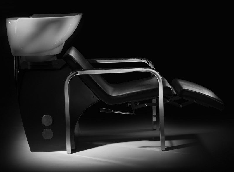 Il lavaggio a due posti RANGER della MUSTER con nuovo ampio lavello basculante, completo di miscelatore e doccia estraibile