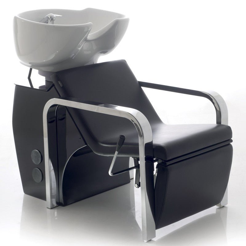 Il lavaggio a due posti RANGER della MUSTER con nuovo ampio lavello basculante, completo di miscelatore e doccia estraibile