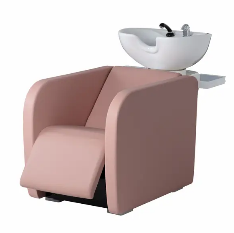 Lavatesta Suite Ceriotti con struttura molto ampia che offre una seduta confortevole, con alzagambe elettrico per offrire un servizio di puro relax al cliente oltre allo shampoo. Infine il lavaggio è compreso di vasca in ceramica basculante di colore bianco, lateralmente presenta anche dei comodi vassoi per agevolarvi, infine è completo di doccetta con miscelatore.