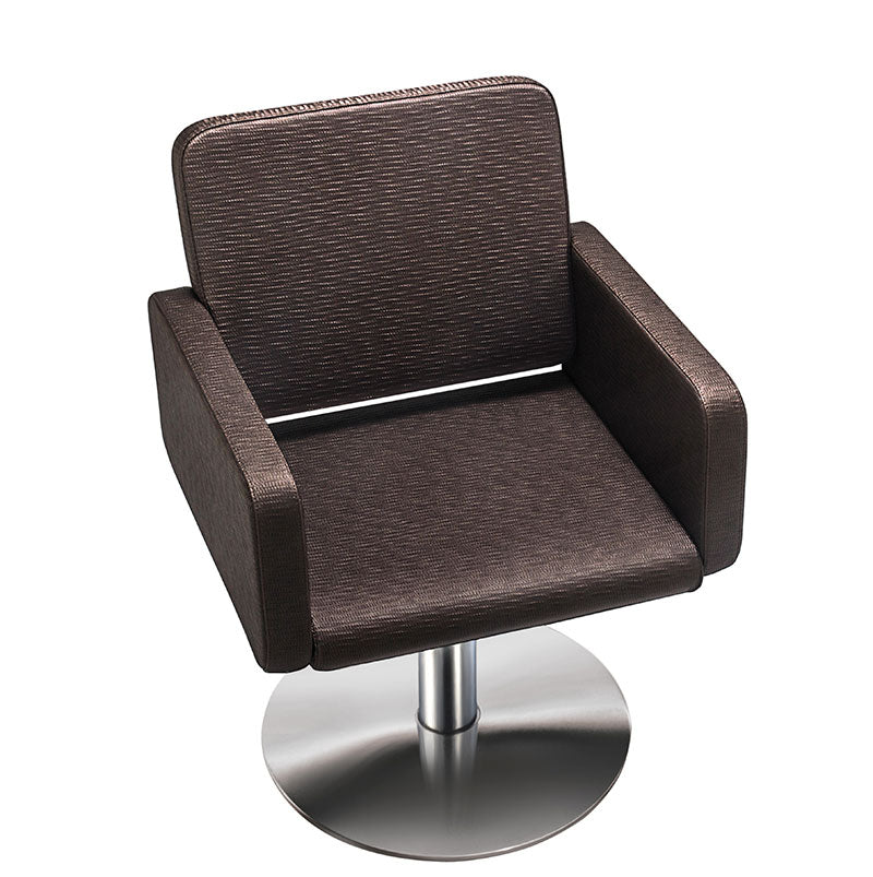 Poltrona per parrucchieri Ceriotti Class per il parrucchiere tradizionale che ricerca uno stile semplice e elegante. Alta qualità made in Italy.