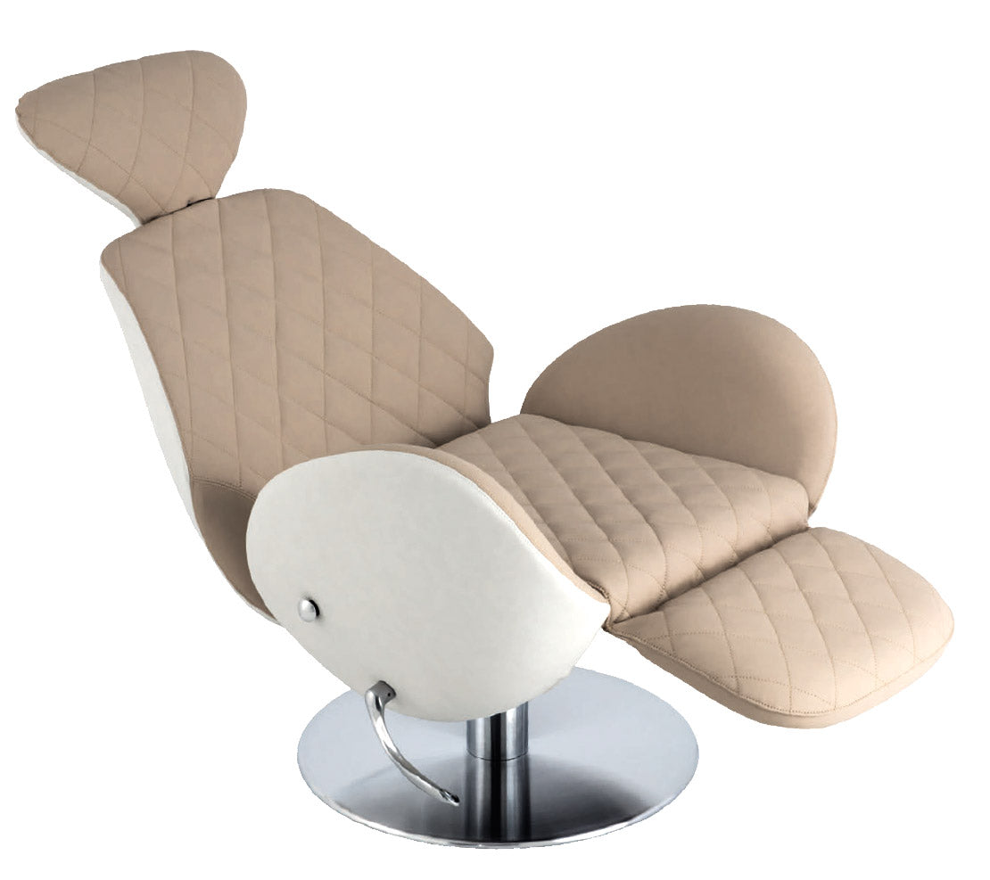 Poltrona per parrucchieri Leidy Superior seduta di alta gamma conserva uno stile semplice e elegante. Alta qualità made in Italy.