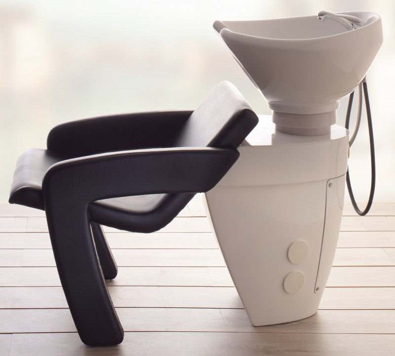 Il lavaggio BULLIT della Muster è ad un posto, lavello basculante in ceramica con rivestimento ecopelle colore nero.