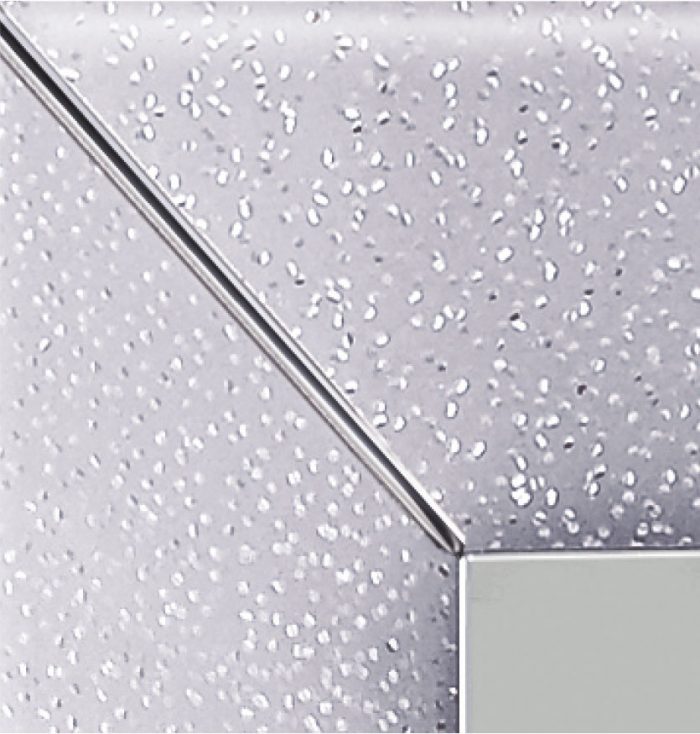 Specchio Chic, made in Italy, è perfetto per il salone che vuole uno stile moderno e originale per potersi distinguere dalla concorrenza