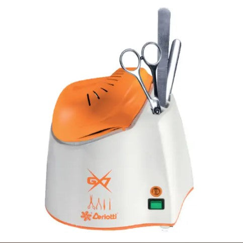 lo sterilizzatore professionale per parrucchieri GX7 Ceriotti dotato di sfere in quarzo che riscaldate raggiungono i 250° C.