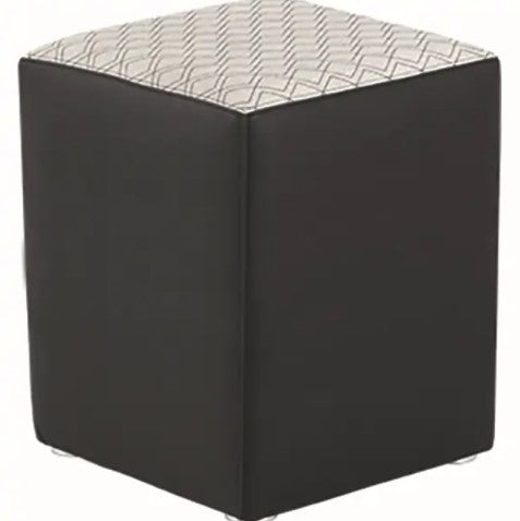 il pouff Leo della Ceriotti monoposto disponibile in vari colori con possibilità di rivestimenti skai a scelta