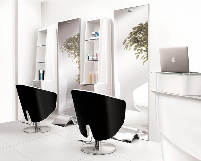 Specchio Koby mirror Ceriotti, made in Italy, è perfetto per il salone che vuole uno stile moderno per potersi distinguere dalla concorrenza